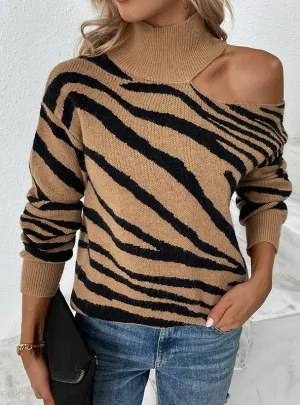 Contrasting Tiger-patterned Turtleneck Sweater