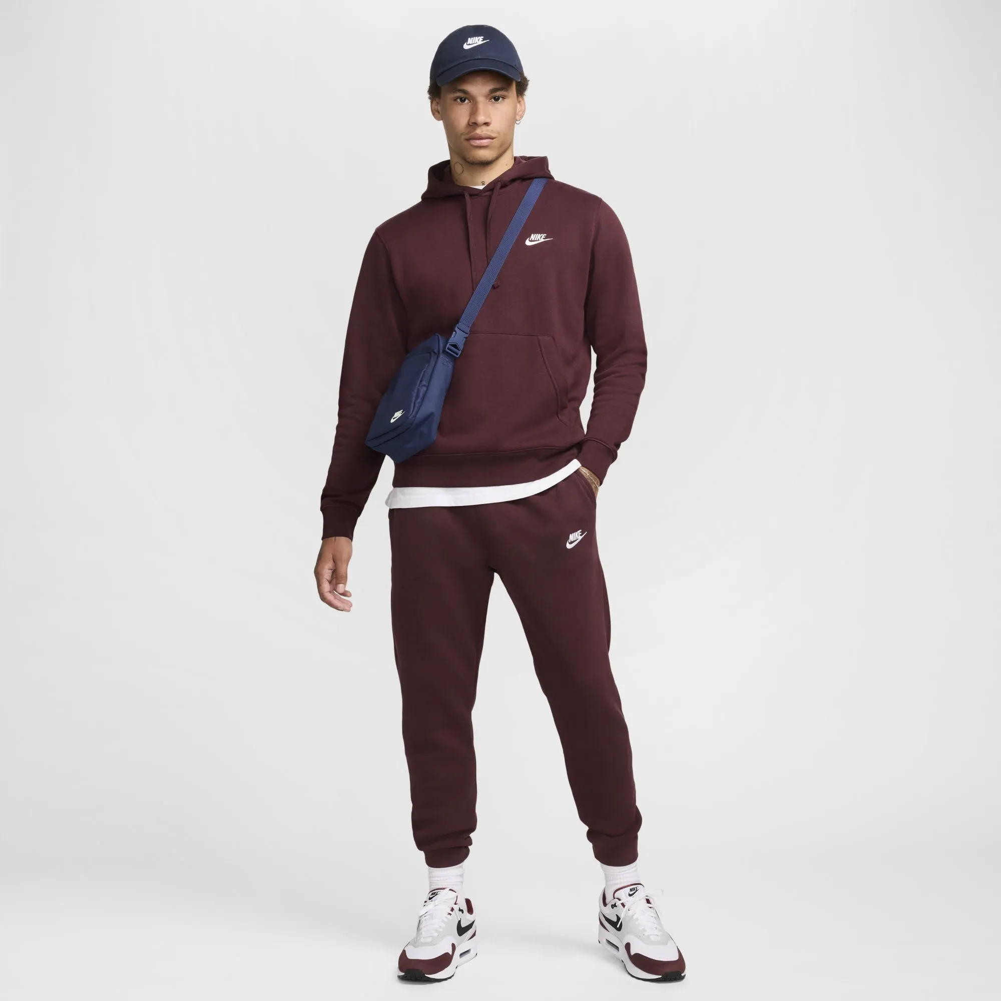 Nike Sportswear Club Fleece Joggers Burgundy Crush / White