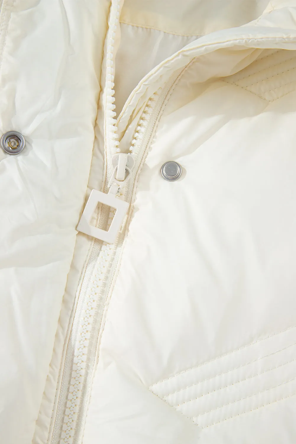 Trendy White Quilted Zip-Up Vest – Fall Layering