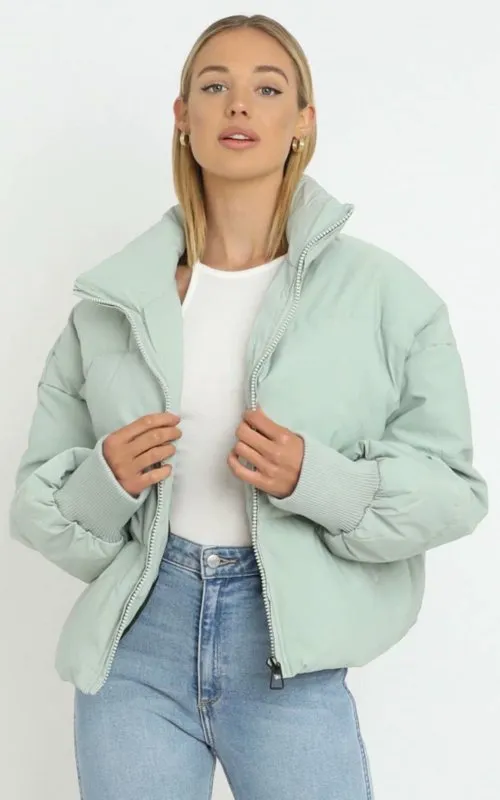 Women's Stand Collar Zip Up Puffer Jacket With Pockets